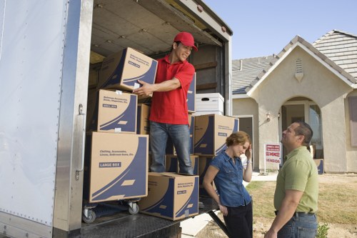 Different removal truck sizes for local Hammersmith moves